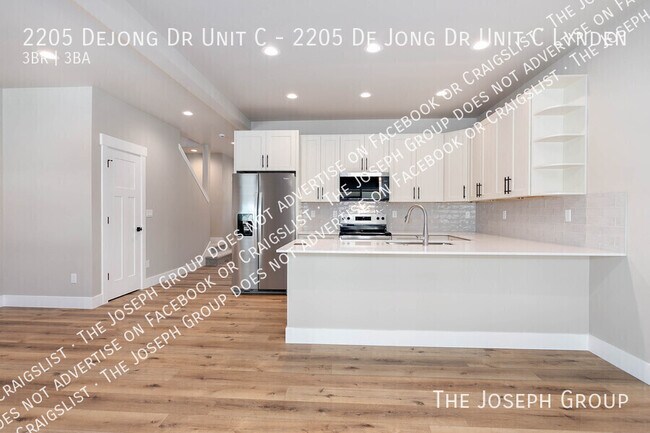 Building Photo - 2205 Dejong Dr Unit C