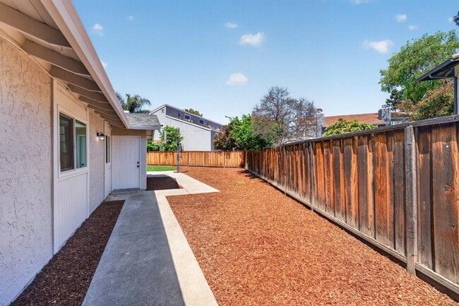 Building Photo - 4971 Geomax Ct