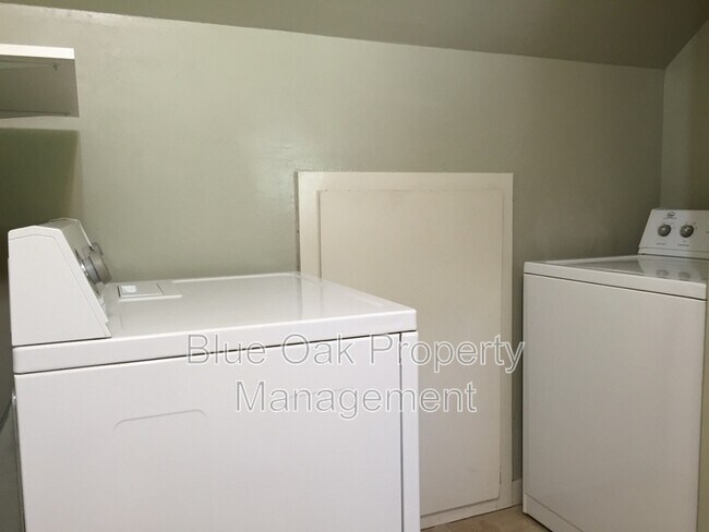 Building Photo - 1305 Chestnut St