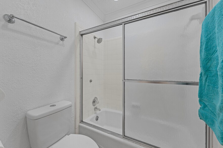 tub & shower combo - 7105 Fish Pond Rd