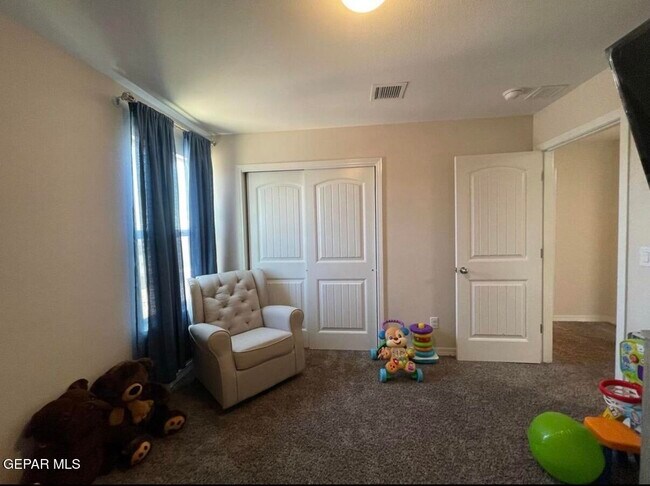 Building Photo - 420 Villa Socorro Pl