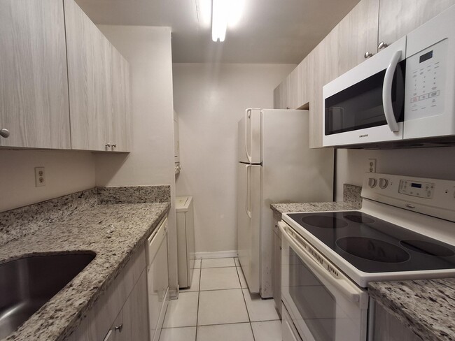 Building Photo - 11506 Royal Palm Blvd