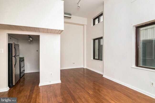 Building Photo - 1035 Spruce St
