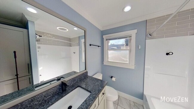 Building Photo - 208 N Sunset Dr