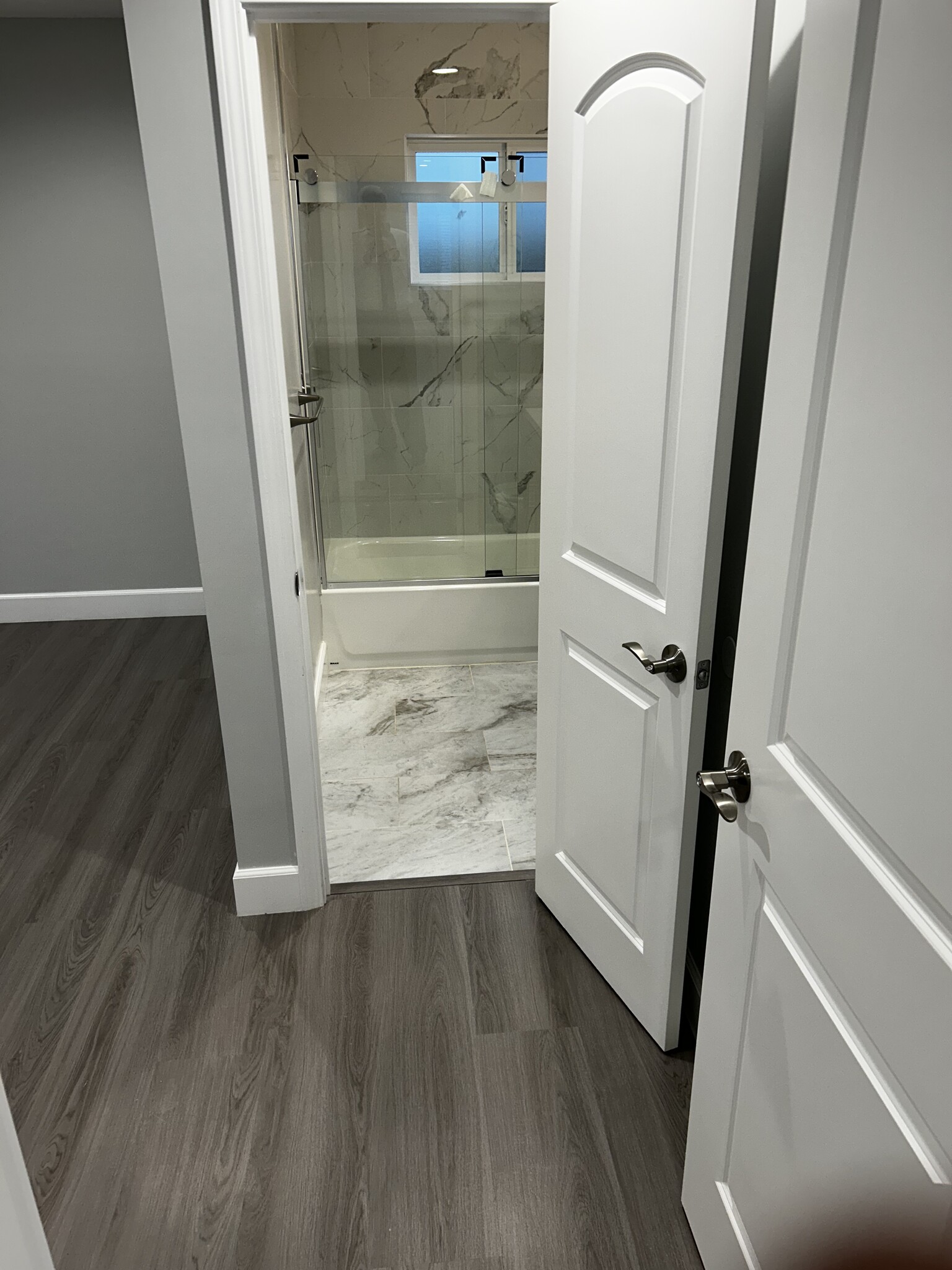 Master Bath - 7814 Lindley Ave