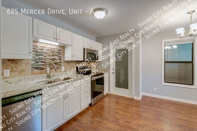 Building Photo - 625 Mercer Dr