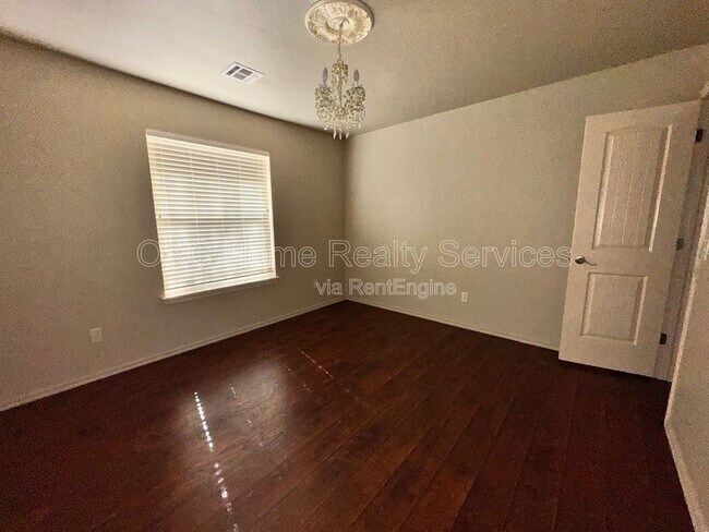 Building Photo - 13201 SW 2nd Terrace