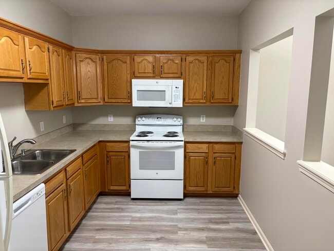 Building Photo - 227 Main St