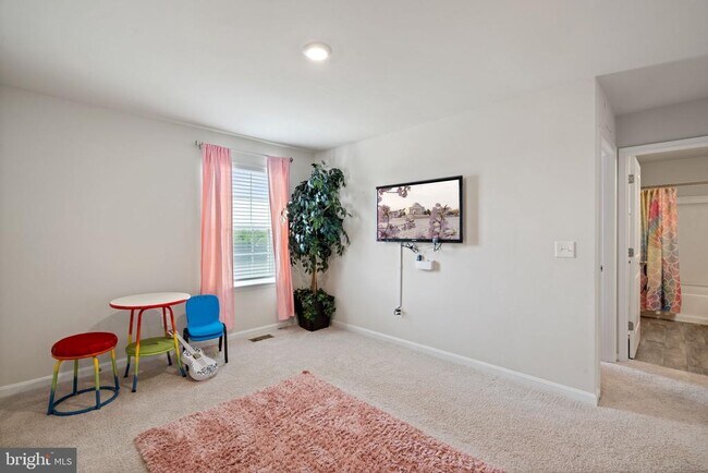 Building Photo - 35418 River Bend Dr