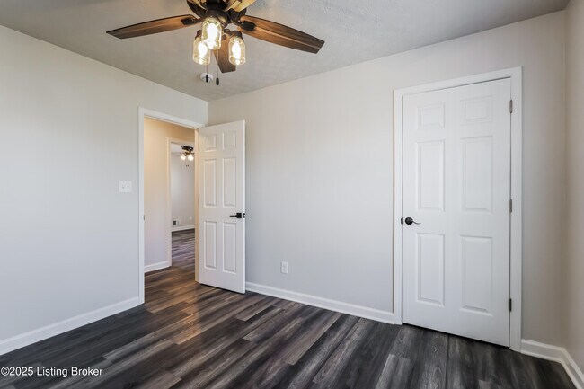 Building Photo - 193 Tecumseh Dr