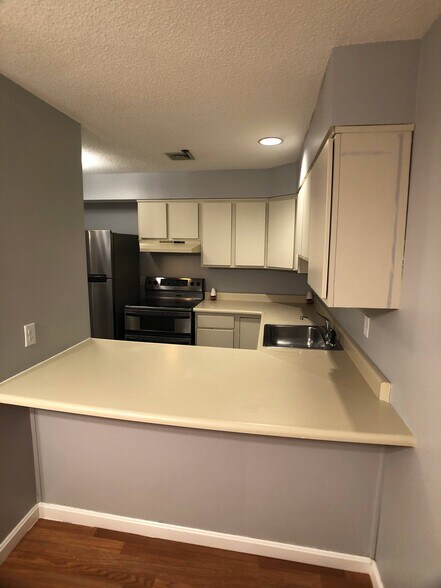 Building Photo - 108 Hunters Run Pl