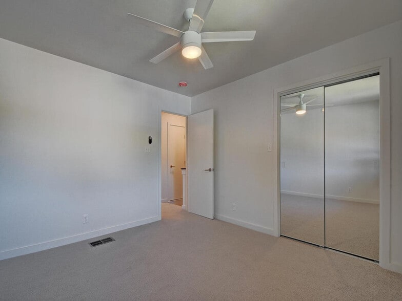 Walk-in closets in both bedrooms - 8812 Dawnridge Cir