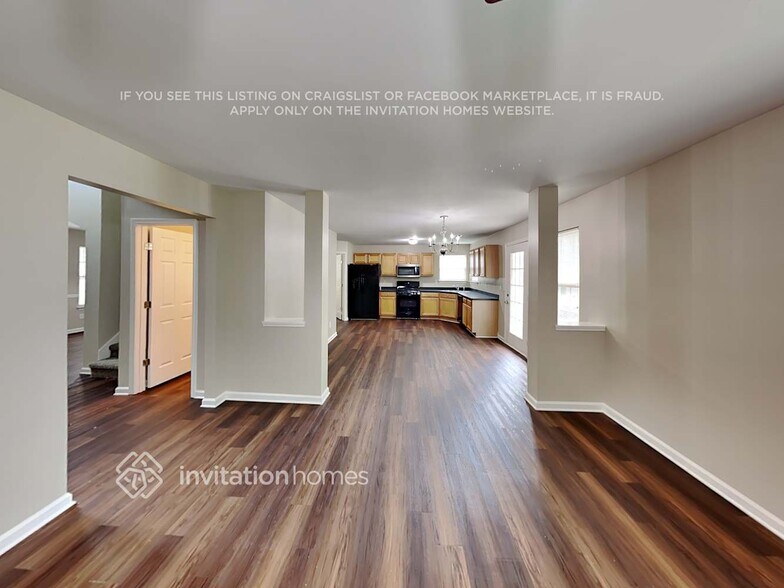 Building Photo - 556 S Fortune Way