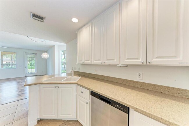 Building Photo - 1501 Napoli Dr W
