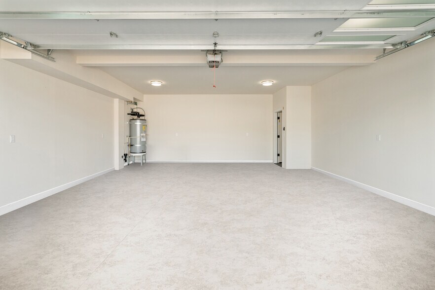 2 Car Oversized Garage - 823 Orondo Ave