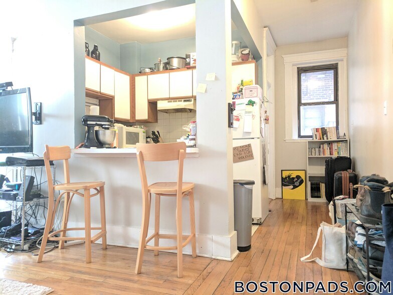 Building Photo - 1254 Commonwealth Ave