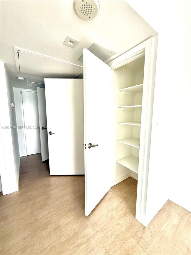 Building Photo - 11111 Biscayne Blvd