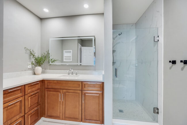 Building Photo - 1759 Azalea Ln