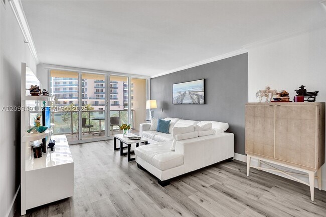 Building Photo - 2501 S Ocean Dr