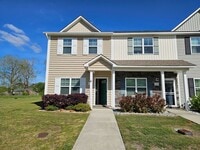 Building Photo - 2 bedroom, 2.5 bath unfurnished end unit townhouse in Sneads Ferry Justice Farm Townhome community