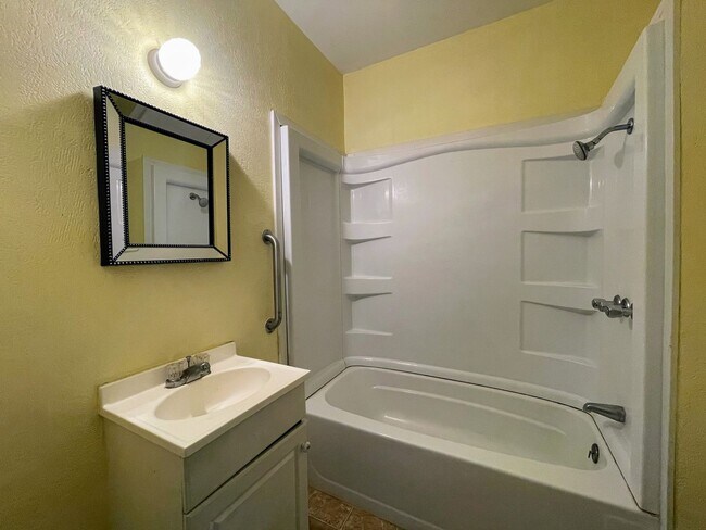 Building Photo - Charming 2BR/1BA Corner Lot Home with Shop & Fenced Yards