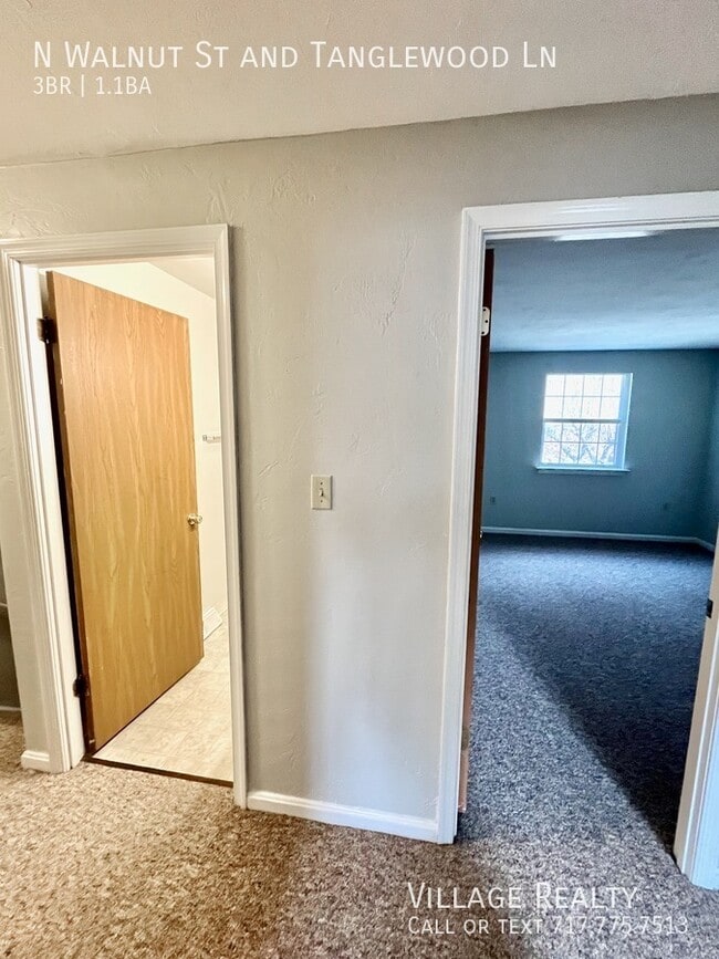 Building Photo - 492 N Walnut St