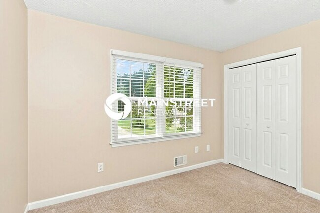 Building Photo - 3 Bedroom Pet-Friendly Home in Marietta, GA with Main Street Renewal