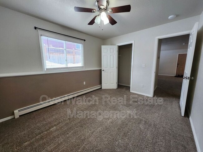 Building Photo - 825 N Park St