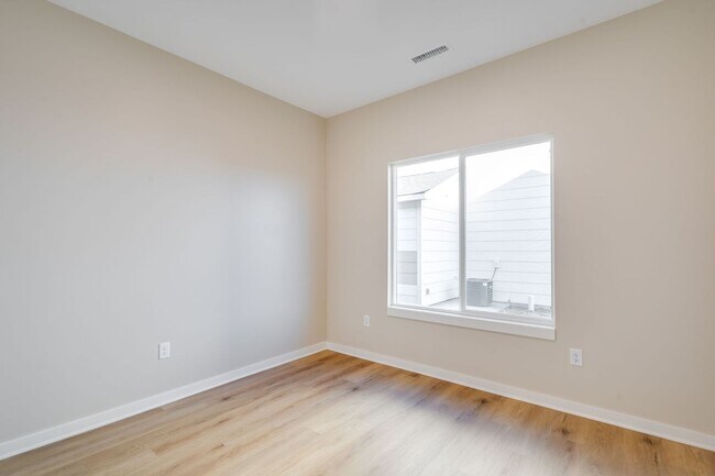 Building Photo - Pineway Oliver Plan