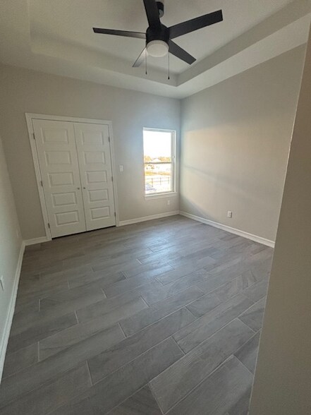 Building Photo - 1117 E Esperanza Ave