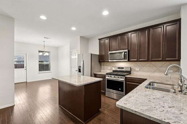 Building Photo - 212 La Dera Dr