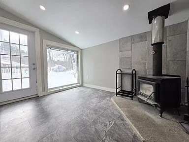 Building Photo - 75 Valley St