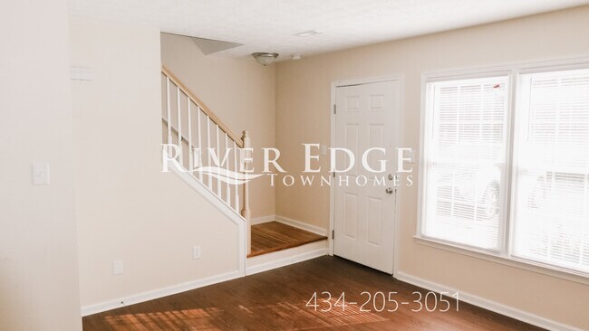 Living Room - 504 Lusardi Dr