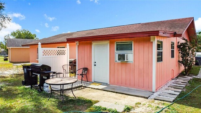 Building Photo - 739 Dromedary Dr