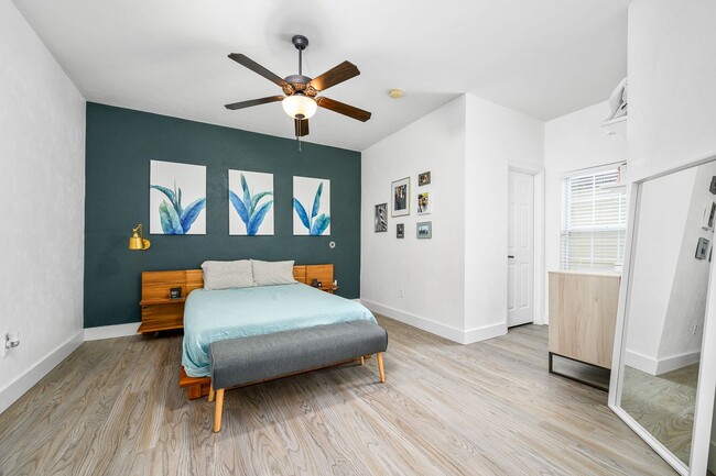 Building Photo - Optimal Location in Northwest Gainesville: South Point Neighborhood Living