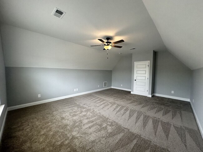 Building Photo - 1020 Addler Dr