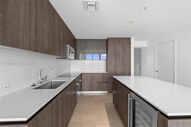 Building Photo - 88 SW 7th St