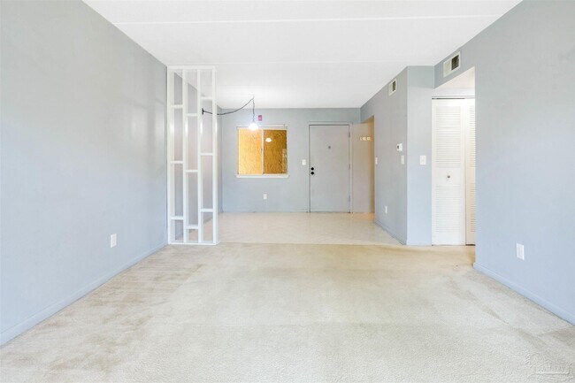 Building Photo - 209 W Miracle Strip Pkwy