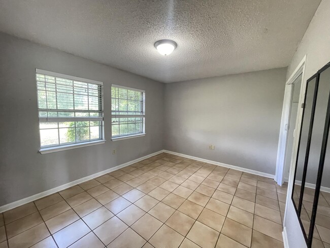 Building Photo - 319 Morgan Ln
