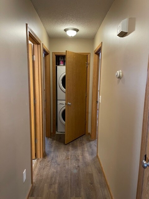 Building Photo - 413 Lilac Ln