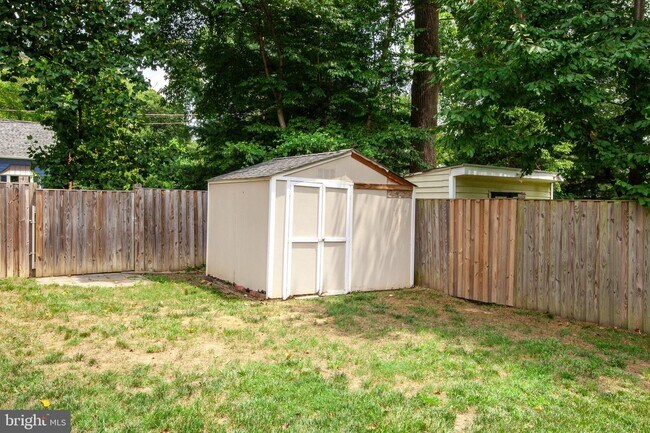 Building Photo - 2533 Hillsman St