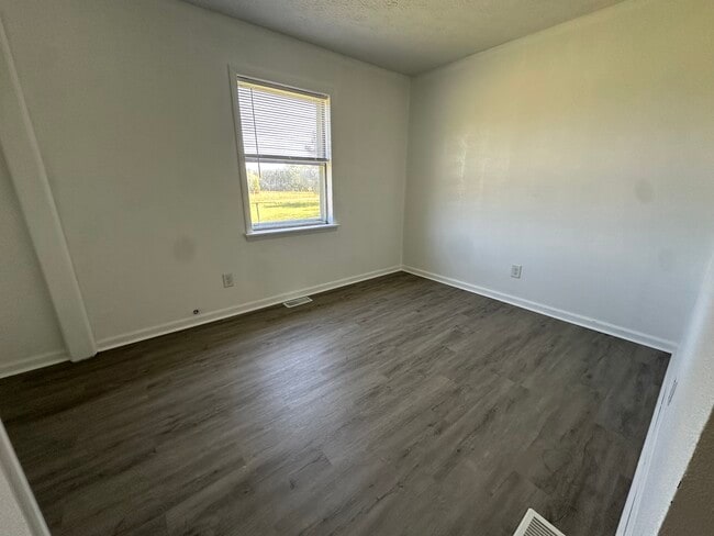 Building Photo - 3 bedroom 2 bath home in Orchard Hill