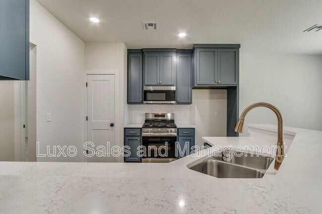 Building Photo - 8305 NW 163rd Ter