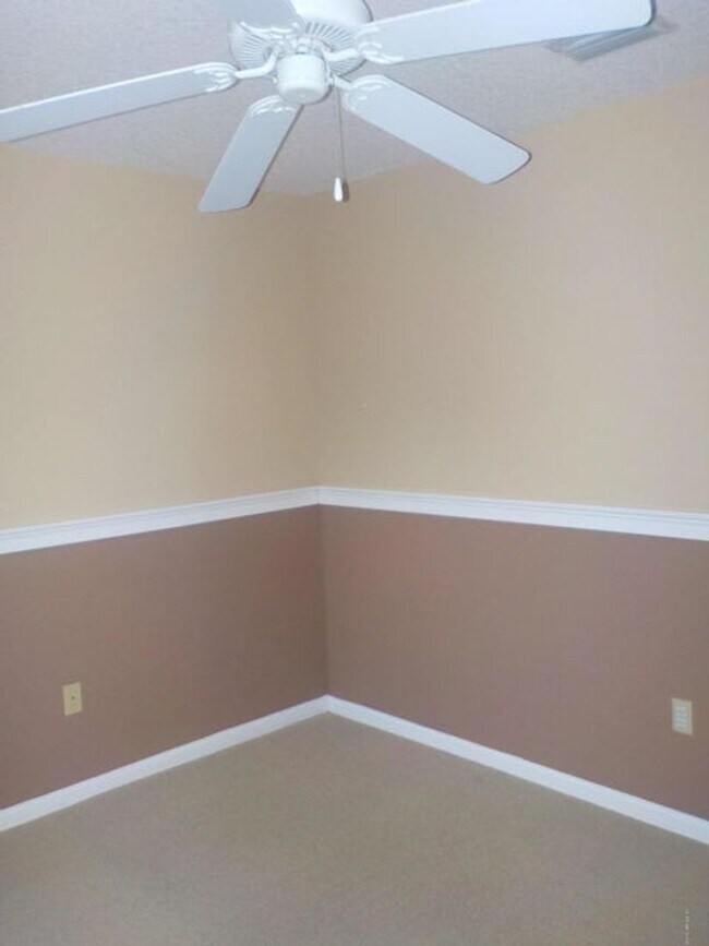 Building Photo - Charming 3 bedroom, 2.5 bath home in Oakle...