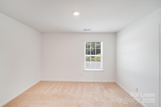 Building Photo - 3255 Winesap Dr