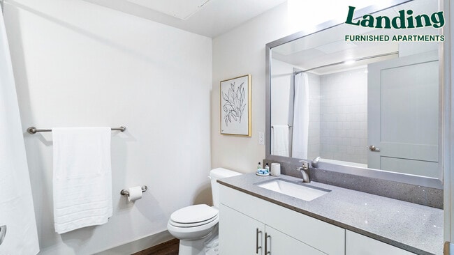 Building Photo - 1605 E County Line Rd