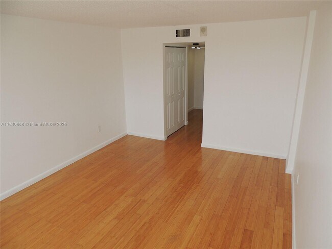 Building Photo - 13155 Ixora Ct