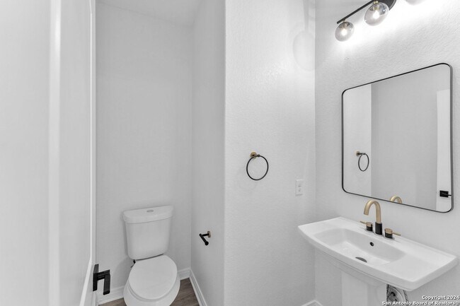 Building Photo - 8030 Bluewater Cove