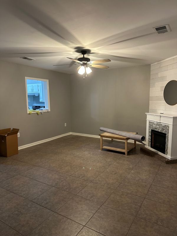 Building Photo - 8085 Creekwood Cir E