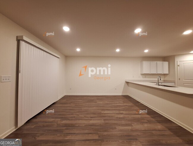 Building Photo - 514 Liberty Hall Dr